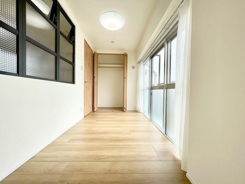 クローゼット完備で収納力もしっかり。季節ごとの衣類もすっきり整理できます。
◆TOKYO×COMPACT=暮らしに、ちょうどいい東京を◆
本日のご案内可能。今すぐ予約またはお電話を!