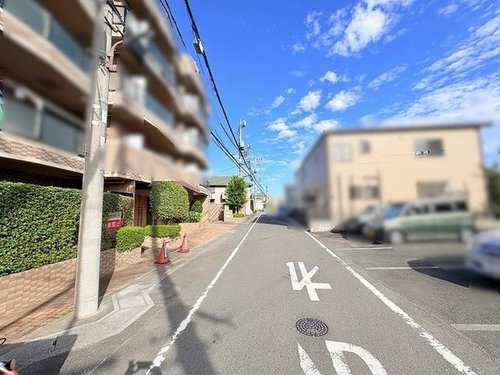 青空が広がり心地よい風を感じられる穏やかな周辺環境が毎日の暮らしにゆとりをもたらします