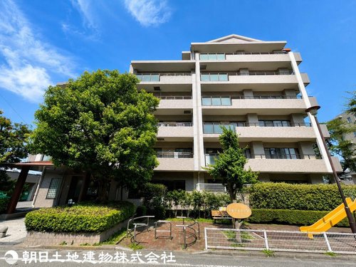 お子様の通学や公園・お買物にも便利な好立地。