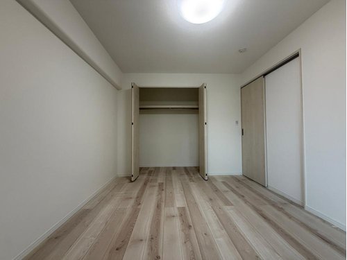 全居室に収納を設置。家族それぞれの衣類や荷物を分けてしまえるため、居住空間を広く使えます。
弊社売主の為諸費用が約72万円もお得になります。