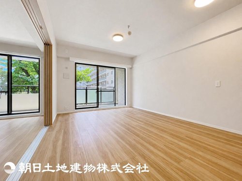 R8年7月にリフォーム完了予定。中古マンションでも安心してお住まいいただけます。
内装:キッチン・浴室・トイレ・食洗器・建具 新規交換クロス・床材 張替ハウスクリーニング