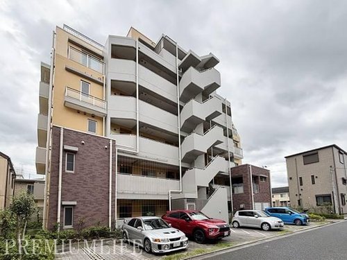 【篠崎駅徒歩7分】通勤通学に便利な好立地で、毎日の暮らしが快適に。都心へのアクセスが良好で、アクティブな暮らしを叶えます。