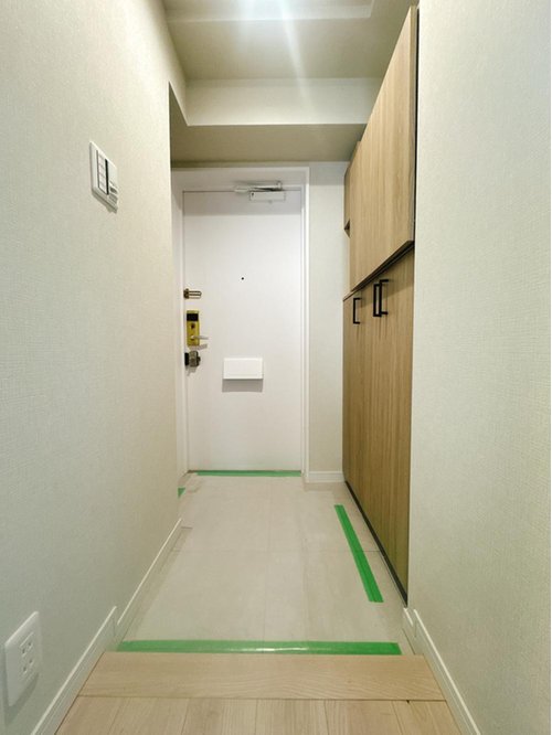 白を基調とした内装が空間を明るく広々と見せ、大切なゲストを心地よく迎え入れる洗練された佇まいの空間です。