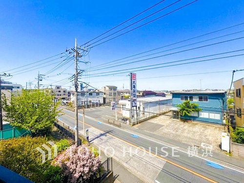 【View】
時の流れと共に装いを変える街の景観を独り占め。この街ならではの美しい風景を心ゆくまでお楽しみ下さい。