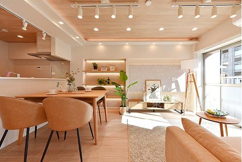開放感が心地よい、ゆとりのあるリビング・ダイニング
☆即日内覧可能☆
03-3789-7777