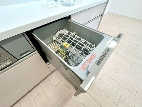 洗浄から乾燥まで全自動! 実は手洗いより節水になり、複雑な形状の物を洗うのも簡単です。また、手洗いでは出来ない「高温のお湯」でしっかり洗浄することで雑菌を繁殖させにくいといった効果もあります♪
