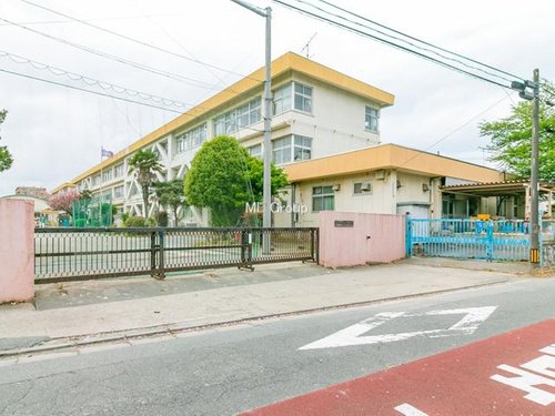 八王子市立散田小学校まで592m