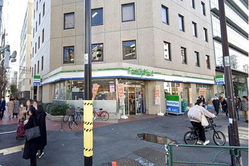 ファミリーマート目黒東山一丁目店まで280m