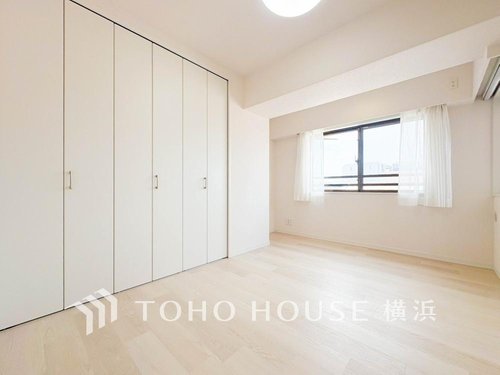 【Room】
家族一人ひとりの大切なプライベート空間。趣味・感性で個性的に飾って頂けるようシンプルに仕上げてあります。自分時間を充実させながら心豊かなひとときを過ごすための大切な空間。