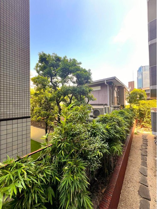 バルコニーから入る気持ちの良い空気が心を満たします。