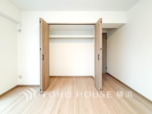 【Storage】
お客様の求める本当の“住み心地”とは何なのか。そのための一手間一工夫を惜しみません。街並みや周辺の環境に呼応しながら、美しく、そして毎日の暮らしを考慮した機能性の高い住まい。