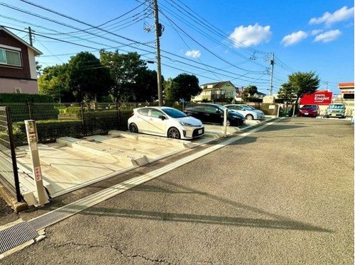 駐車場への移動負担が少なく快適なカーライフを実現します。