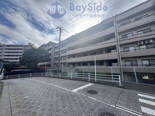 【期間限定!総額変わる?諸費用欄を要確認】【外観】
都市機能の利便性を感じられる立地に建つマンションです。