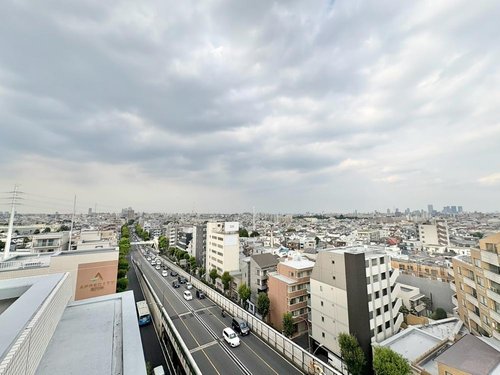 陽当たり・通風・開放感に恵まれた環境です。