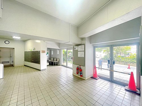 エントランスホール