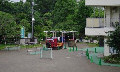 南大沢保育園まで472m 保育目標である、いきいきと遊び、生活する子ども・人とつながる力を持つ子どもを育てます。0~5歳までの乳幼児が在籍。平日・土:7時から18時まで+延長保育可