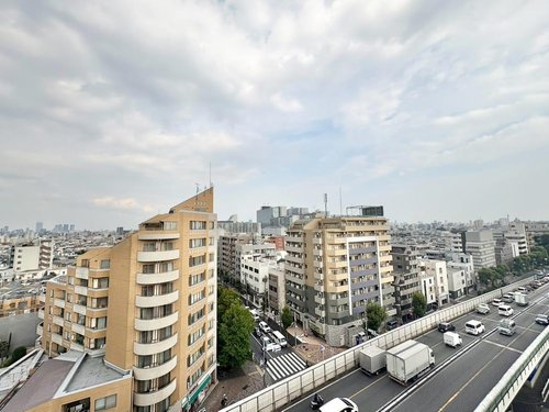 眺望や窓からの景色が良いと、家で過ごす時間も快適です。