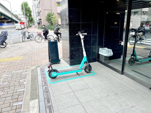 ◇LUUP◇
手軽に使えて流行のLUUPステーションがマンションエントランスに設置されています。