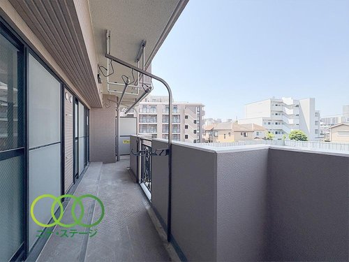 ●バルコニー●
西向き、約13.40m2のワイドバルコニー