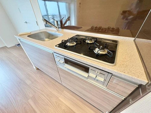 使いやすくスタイリッシュなキッチン空間になっております。