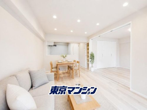 陽光が差し込む上質なリビング。家族みんなが集うこの場所で、特別な毎日の物語がゆっくりと紡がれていきます。
※画像の家具はCG加工です。実際に家具は設置されていません。