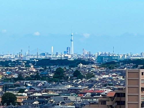バルコニー正面側にはスカイツリーが見えお住まいの価値を高めます♪