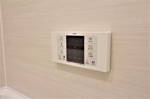 ◇室内仕様◇
嬉しい追い焚き機能付きで、いつでも快適にあたたかいバスタイムをお過ごしいただけます。