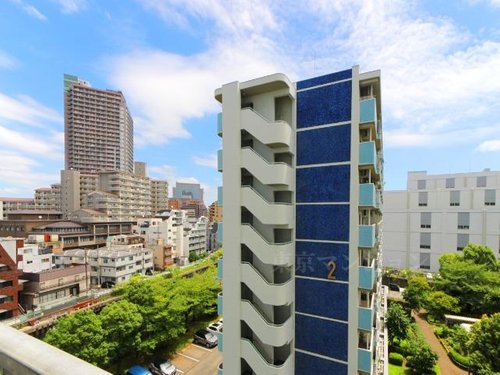 この景色を、毎朝家族で眺められる。上質な高層階ならではの眺望。
ご内見希望・資料請求などお気軽にご連絡ください!
03-3789-7777