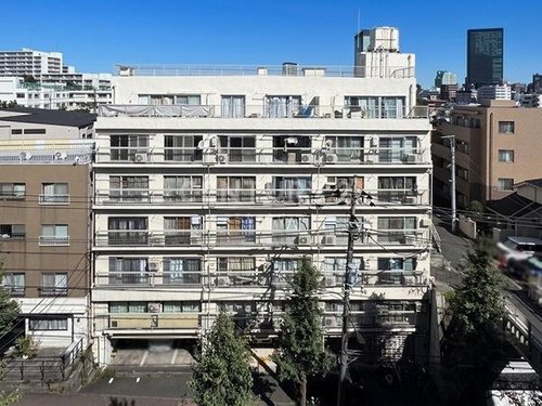 建物外観(2026.7撮影)/東横線・日比谷線「中目黒」駅、田園都市線「池尻大橋」駅利用可能!周辺お買い物施設も充実し暮らしに便利な立地です!