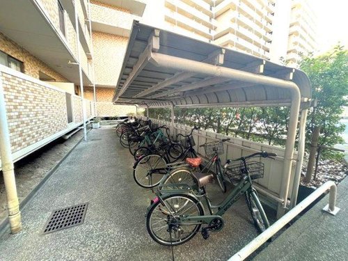 屋根付き駐輪場