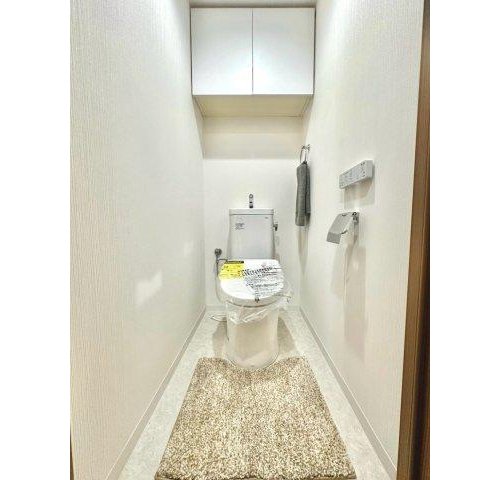 落ち着いた色調で統一されたトイレは、コンパクトながらも快適性を重視した上質な空間となっています。