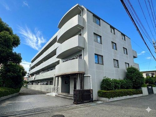 本画像は空室写真にCG・AI技術で家具・調度品(絨毯などを含む)を配置したバーチャルステージング画像です。画像内の家具・小物は販売価格に含まれません。現況と差異がある場合は現況を優先とします。