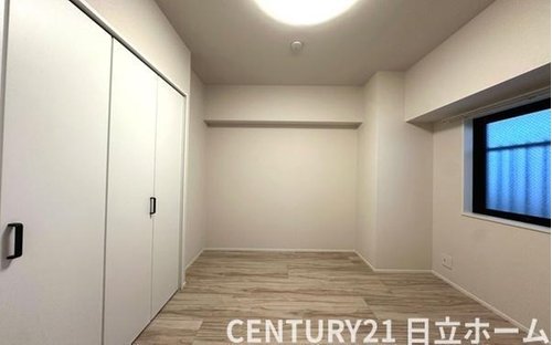 《洋室》 ■くつろぎの場としてだけでなく、趣味や仕事のパーソナルスペースとしても活躍する洋室。個の時間をたっぷり楽しめる快適空間です。