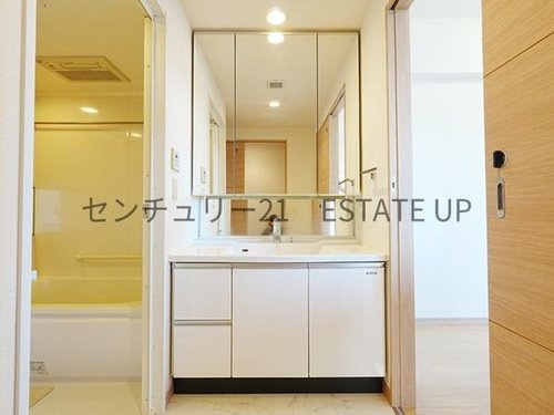 【洗面台・洗面所】
オシャレな独立洗面所が特徴♪