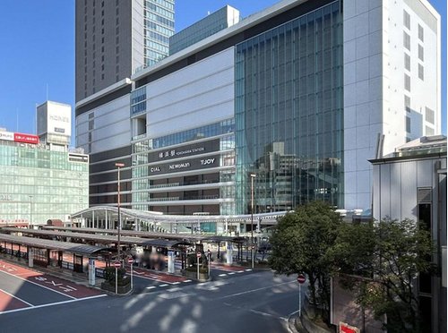 横浜駅(JR東海道線・伊東線)まで1040m 徒歩13分。