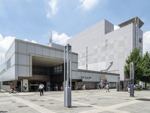 センター北駅(横浜市営地下鉄 ブルーライン・グリーンライン)まで1120m 徒歩14分。