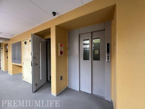 エレベーター至近の住戸のため、忙しい朝や帰宅時も快適に移動できます