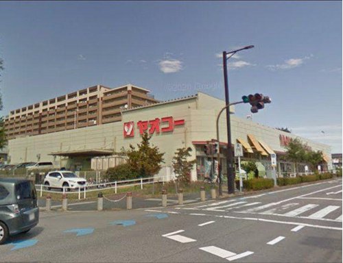 ヤオコー学園前店まで980m 「ヤオコー学園前店」まで980m (徒歩13分)品揃え豊富で毎日の食卓を支える、新鮮で安心なスーパーです。