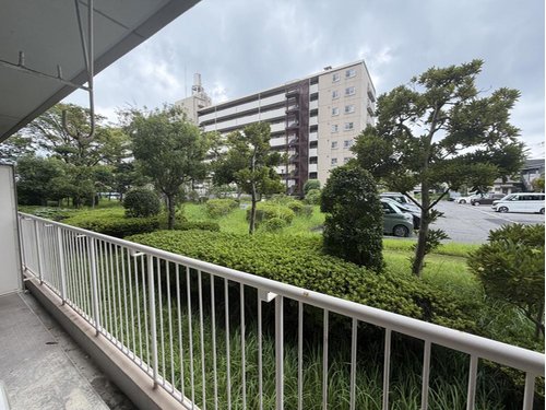 緑豊かで静かな住宅地です。
弊社売主の為諸費用が約72万円もお得になります。