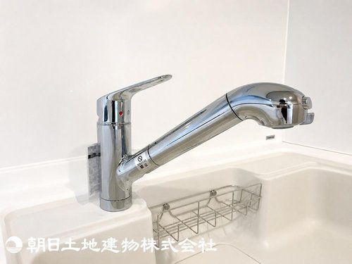 キッチンには浄水器を完備しており、いつでも安心しておいしい水をご利用いただけます。