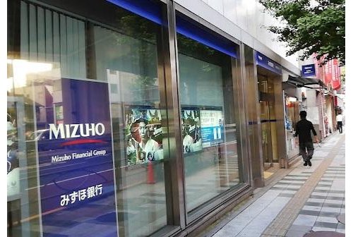 みずほ銀行駒沢支店まで420m