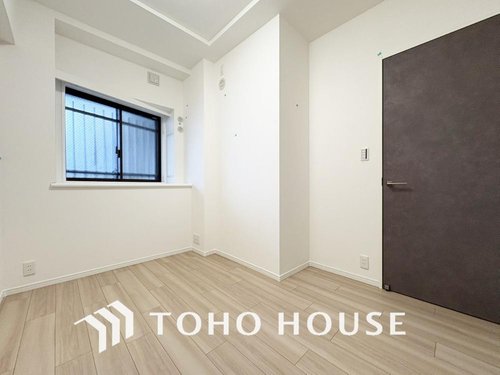 【居室】
シンプルですっきりとした室内は飽きのこない居心地の良い雰囲気。自分好みの空間を創り上げてください♪