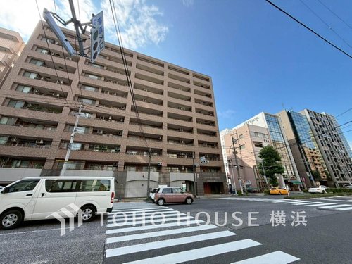 【Appearance】
時間のゆとりと空間、爽やかな陽光がもたらす光と風を贅沢なまでに感じる暮らしが始まります。