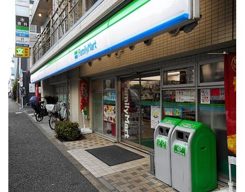 ファミリーマート駒沢二丁目店まで357m