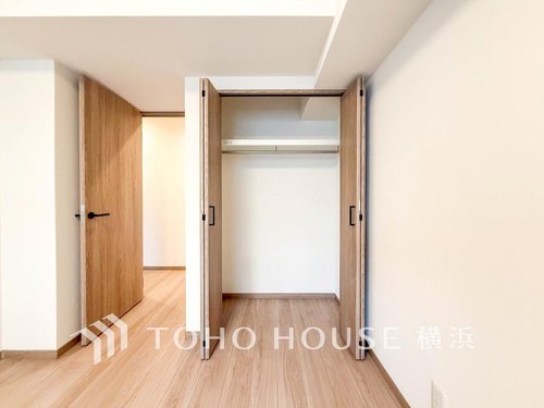 【Storage】
お客様の求める本当の“住み心地”とは何なのか。そのための一手間一工夫を惜しみません。街並みや周辺の環境に呼応しながら、美しく、そして毎日の暮らしを考慮した機能性の高い住まい。